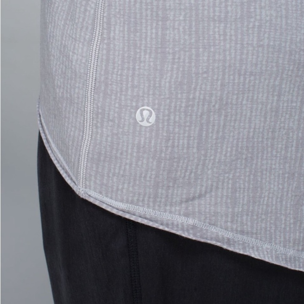 Lululemon Flip Your Dog Long Sleeve- Burlap Texture Burnout Silver/ Size 6 - Picture 8 of 12
